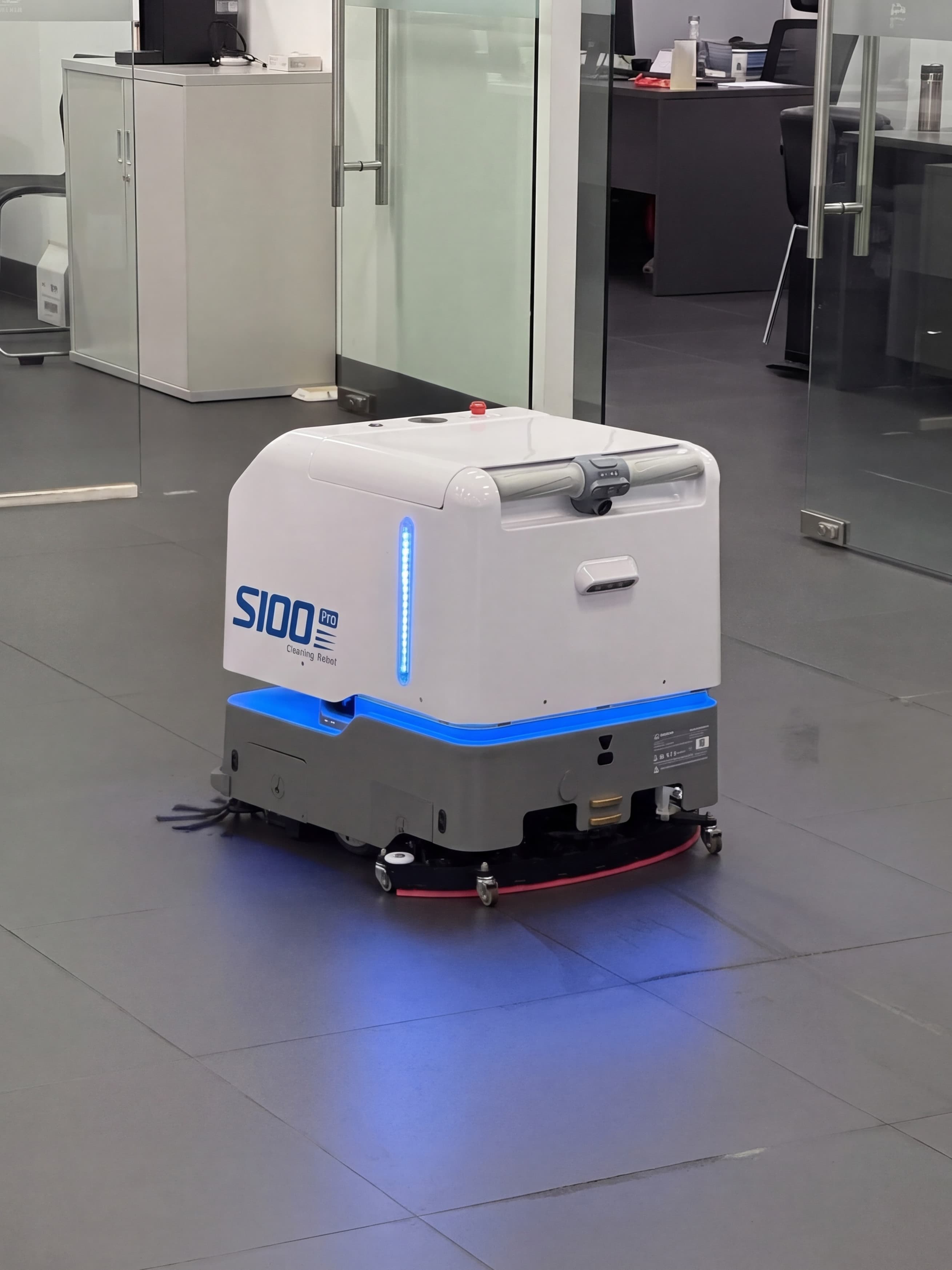 Sveabot S100 Pro R cleaning robot deployed in a commercial building